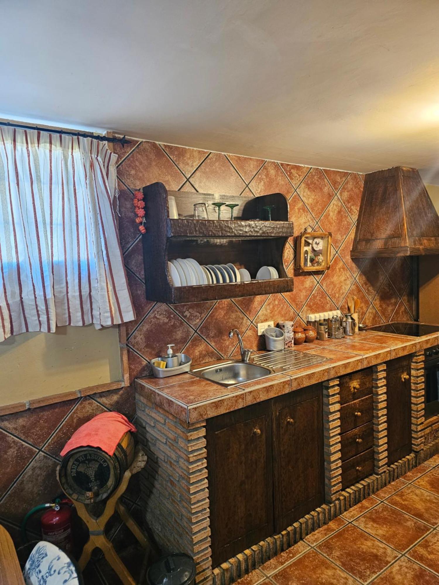 Apto-En El Bajo De La Casa-Estilo Rustico En Дилар Экстерьер фото